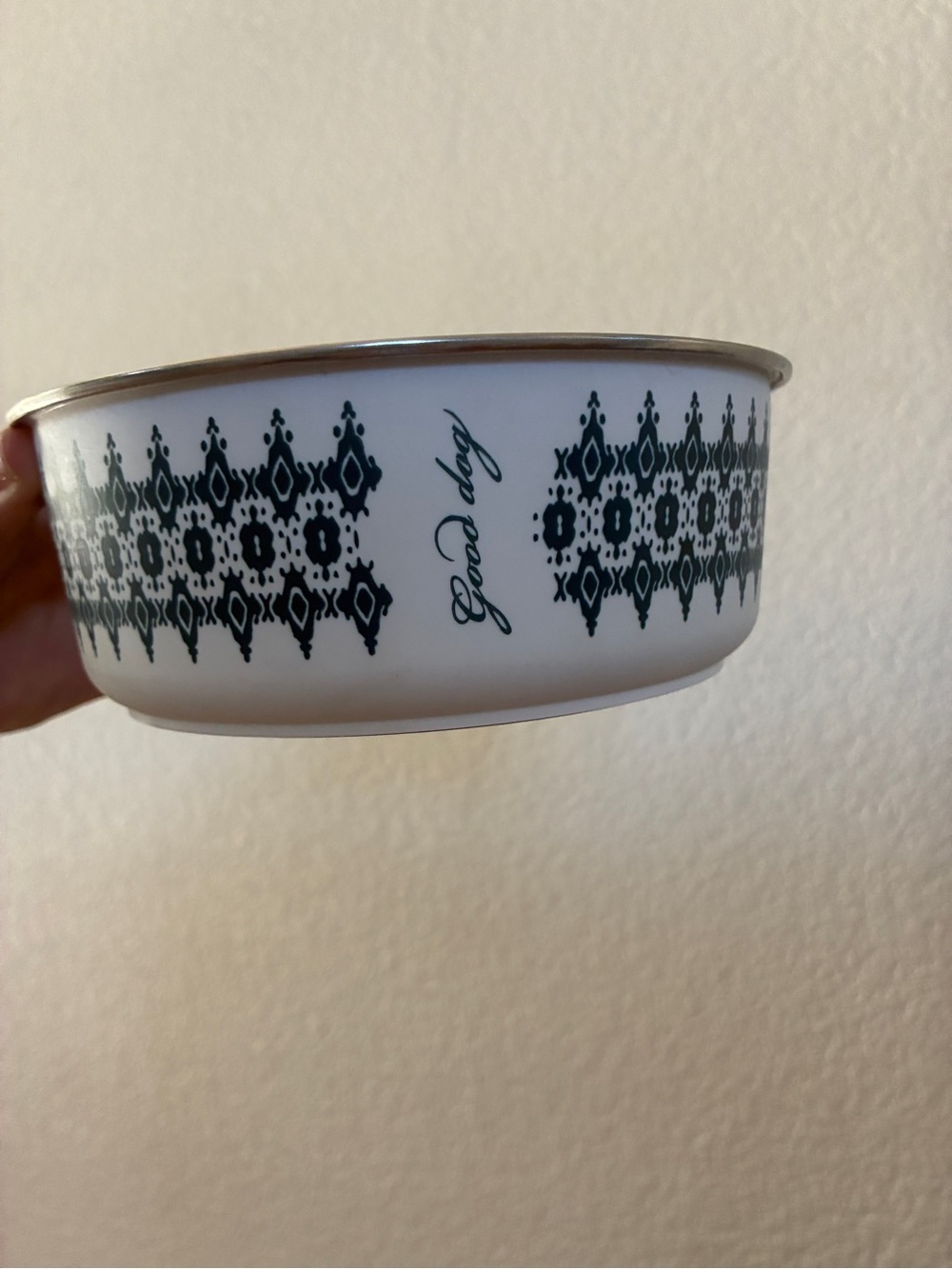 Set of 2 Vintage Style Enamel Pet Bowls Black White Pattern Stainless Rim EUC - Picture 5 of 7